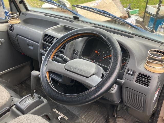 サンバーバン 　４ＷＤ　ＡＴ　両側スライドドア　アルミホイール　エアコン　ＣＤ（7枚目）