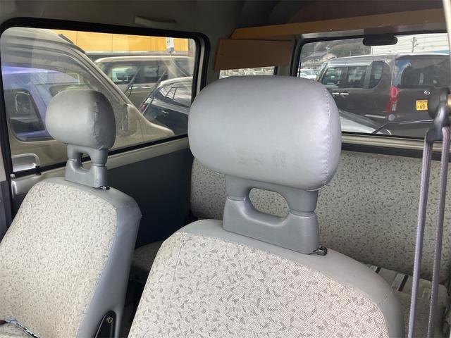 サンバーバン 　４ＷＤ　ＡＴ　両側スライドドア　アルミホイール　エアコン　ＣＤ（32枚目）