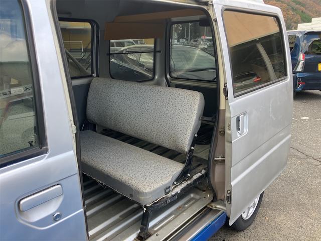 サンバーバン 　４ＷＤ　ＡＴ　両側スライドドア　アルミホイール　エアコン　ＣＤ（35枚目）