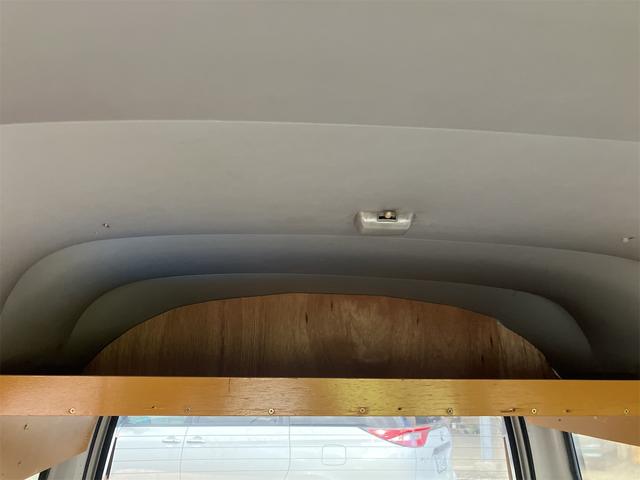 サンバーバン 　４ＷＤ　ＡＴ　両側スライドドア　アルミホイール　エアコン　ＣＤ（39枚目）