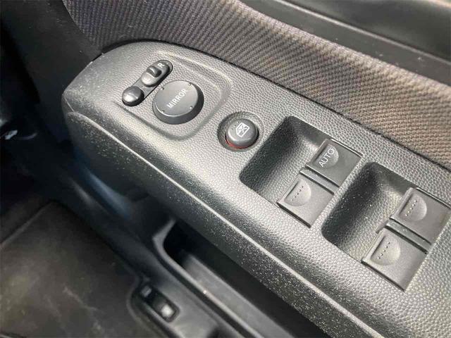 ゼスト スポーツ G ダイナミック スペシャル 4WD 社外アルミ ディスチャージライト ドラレコ ナビ TV キーレス ベンチシート AT 盗難防止システム ABS CD 衝突安全ボディ エアコン パワーステアリング パワーウィンドウ(8枚目)