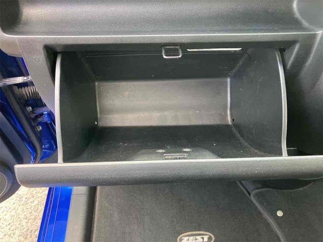 ゼスト スポーツ G ダイナミック スペシャル 4WD 社外アルミ ディスチャージライト ドラレコ ナビ TV キーレス ベンチシート AT 盗難防止システム ABS CD 衝突安全ボディ エアコン パワーステアリング パワーウィンドウ(33枚目)