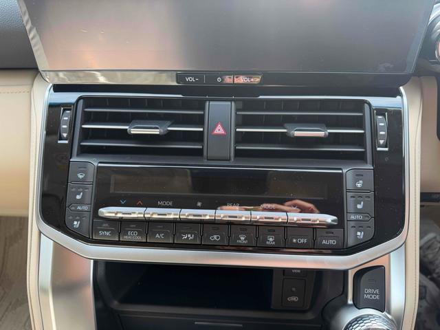 ランドクルーザー ZX 4WD 全周囲カメラ クリアランスソナー オートクルーズコントロール レーンアシスト パワーシート 衝突被害軽減システム サンルーフ オートマチックハイビーム オートライト LEDヘッドランプ(31枚目)