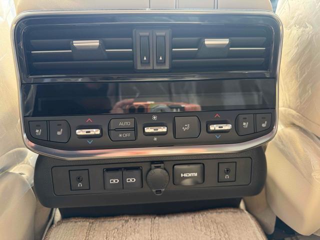 ランドクルーザー ZX 4WD 全周囲カメラ クリアランスソナー オートクルーズコントロール レーンアシスト パワーシート 衝突被害軽減システム サンルーフ オートマチックハイビーム オートライト LEDヘッドランプ(56枚目)