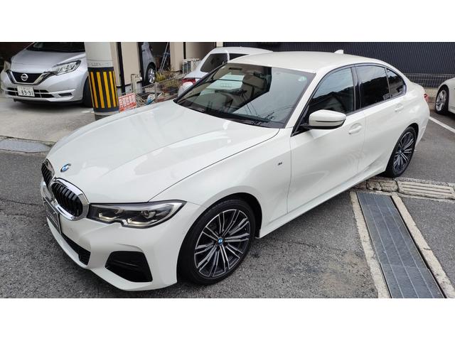 ３シリーズ ３２０ｉ　Ｍスポーツ　１オーナー車両　インテリジェントセーフティ　レーダークルーズコントロール　革シート　ブラインドスポット　パドルシフト　アンビエントライト　パワートランク　全方位カメラ　前後ドラレコ　スペアキー（7枚目）