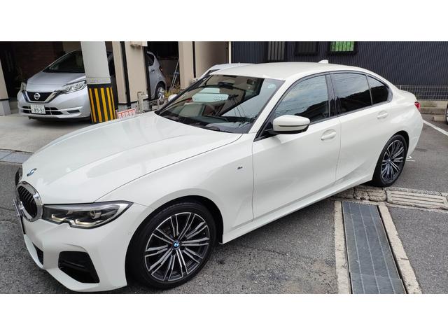 ３シリーズ ３２０ｉ　Ｍスポーツ　１オーナー車両　インテリジェントセーフティ　レーダークルーズコントロール　革シート　ブラインドスポット　パドルシフト　アンビエントライト　パワートランク　全方位カメラ　前後ドラレコ　スペアキー（8枚目）
