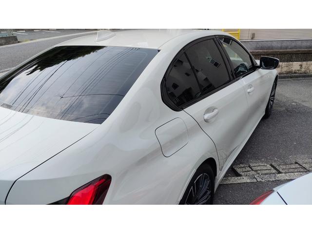 ３シリーズ ３２０ｉ　Ｍスポーツ　１オーナー車両　インテリジェントセーフティ　レーダークルーズコントロール　革シート　ブラインドスポット　パドルシフト　アンビエントライト　パワートランク　全方位カメラ　前後ドラレコ　スペアキー（20枚目）