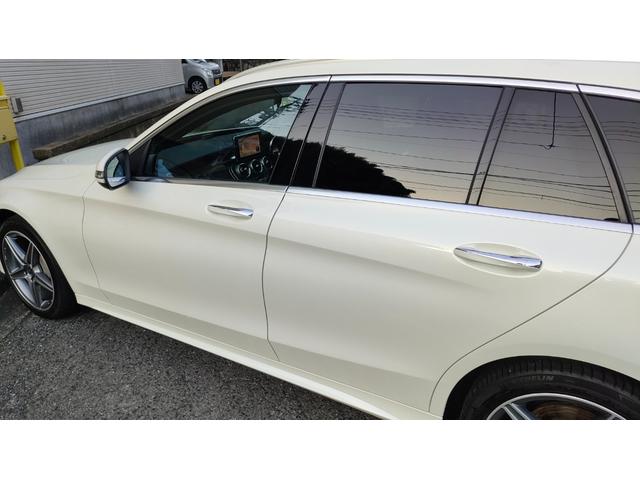 Cクラスステーションワゴン C200 ステーションワゴン スポーツ本革仕様 レーダーセーフティパッケージ ディストロニックプラス 前後ドラレコ 赤革シート ヘッドアップディスプレイ ブラインドスポット パワーバックドア AMG純正18インチ ミシュランタイヤ スペアキー(26枚目)