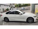 ３２０ｉ　Ｍスポーツ　１オーナー車両　インテリジェントセーフティ　レーダークルーズコントロール　革シート　ブラインドスポット　パドルシフト　アンビエントライト　パワートランク　全方位カメラ　前後ドラレコ　スペアキー（15枚目）