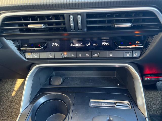 ＣＸ－６０ ２５Ｓ　Ｓパッケージ　衝突被害軽減システム　レーンアシスト　ドライブレコーダー　ナビ　全周囲カメラ　フルセグＴＶ　Ｂｌｕｅｔｏｏｔｈ　ＬＥＤヘッドライト　コーナーセンサー　クルコン　ＡＷ１８インチ　シートヒーター（9枚目）