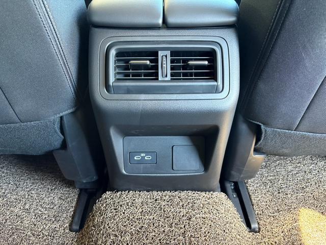 ＣＸ－６０ ２５Ｓ　Ｓパッケージ　衝突被害軽減システム　レーンアシスト　ドライブレコーダー　ナビ　全周囲カメラ　フルセグＴＶ　Ｂｌｕｅｔｏｏｔｈ　ＬＥＤヘッドライト　コーナーセンサー　クルコン　ＡＷ１８インチ　シートヒーター（14枚目）