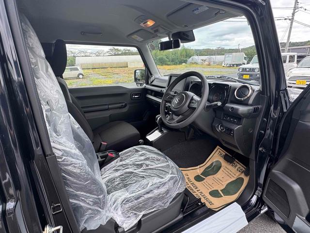 ジムニー ＸＣ　届出済未使用車・禁煙車・　４ＷＤ　クリアランスソナー　オートクルーズコントロール　レーンアシスト　衝突被害軽減システム　オートライト　ＬＥＤヘッドランプ　ヘッドライトウォッシャー　スマートキー　アイドリングストップ（10枚目）