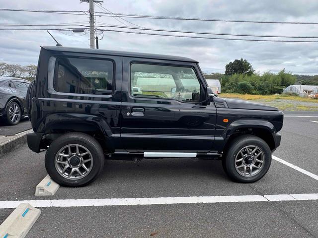 ジムニー ＸＣ　届出済未使用車・禁煙車・　４ＷＤ　クリアランスソナー　オートクルーズコントロール　レーンアシスト　衝突被害軽減システム　オートライト　ＬＥＤヘッドランプ　ヘッドライトウォッシャー　スマートキー　アイドリングストップ（14枚目）
