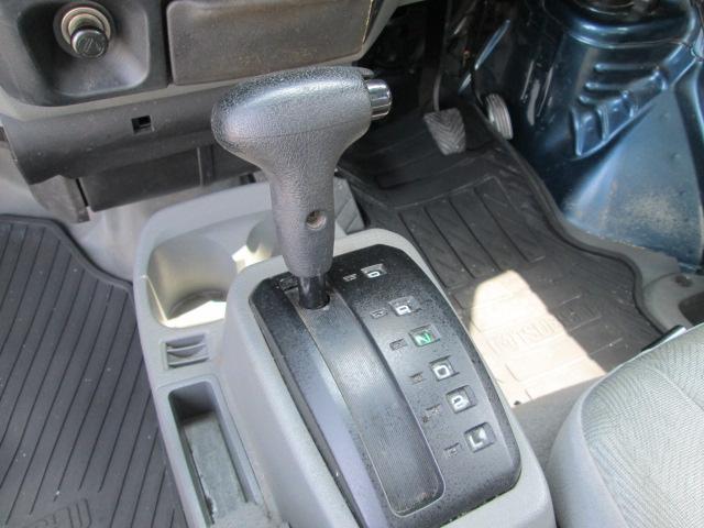 CD 切替式4WD オートマ 社外アルミ エアコン パワステ 集中ロック Wエアバッグ(11枚目)