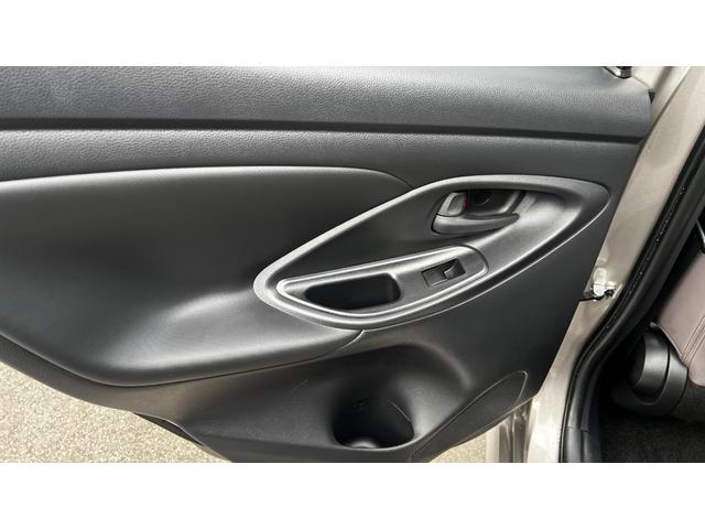 ヤリス ハイブリッドＺ　ワンオーナー／パノラミックビューモニター／前席シートヒーター／ＡＭ　ＦＭラジオ／Ｂｌｕｅｔｏｏｔｈ接続／ＥＴＣビルトインタイプ／ドライブレコーダー前後付き／タイヤパンク修理キット／ＵＳＢポート（39枚目）