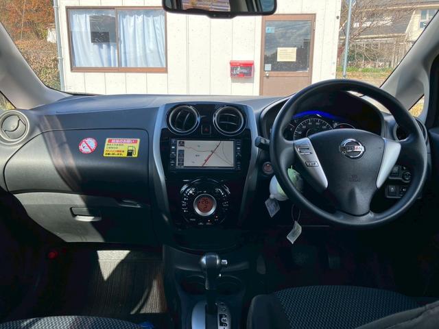 ノート Ｘ　ＤＩＧ－Ｓ　全周囲カメラ　ナビ　ＴＶ　クリアランスソナー　レーンアシスト　衝突被害軽減システム　オートライト　スマートキー　アイドリングストップ　電動格納ミラー　ＣＶＴ　盗難防止システム　衝突安全ボディ　ＡＢＳ（2枚目）