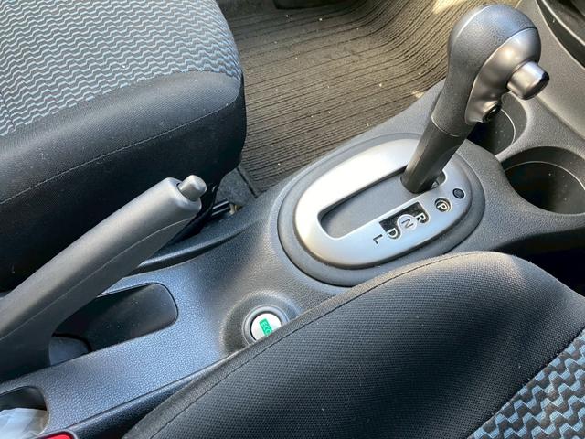 ノート Ｘ　ＤＩＧ－Ｓ　全周囲カメラ　ナビ　ＴＶ　クリアランスソナー　レーンアシスト　衝突被害軽減システム　オートライト　スマートキー　アイドリングストップ　電動格納ミラー　ＣＶＴ　盗難防止システム　衝突安全ボディ　ＡＢＳ（8枚目）