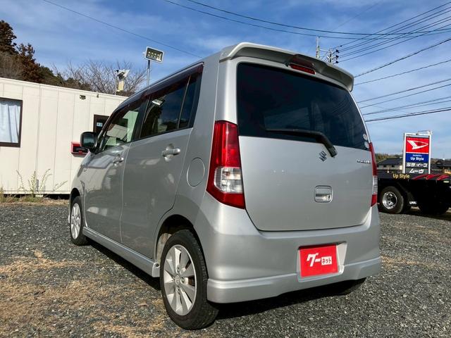 ワゴンＲ ＦＸリミテッド　スマートキー　電動格納ミラー　ベンチシート　ＡＴ　盗難防止システム　アルミホイール　衝突安全ボディ　エアコン　パワーステアリング　パワーウィンドウ（15枚目）