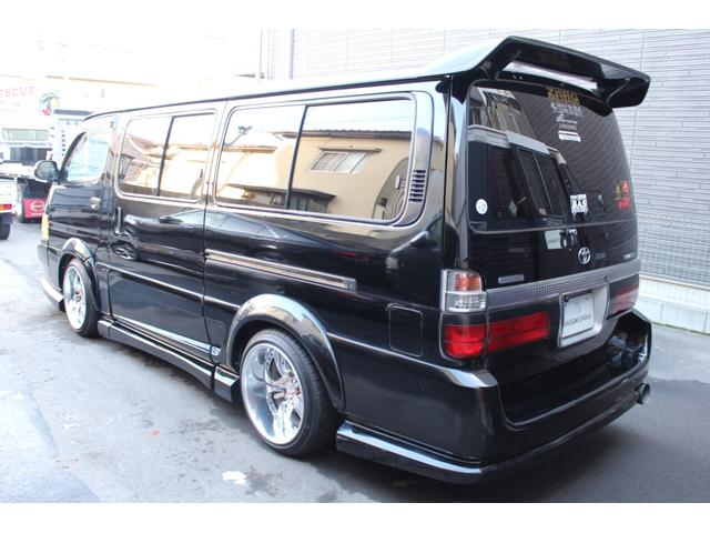 ハイエースワゴン 　フルエアロ　ワイパーガード　リアウイング　オーバーフェンダー　深リムホイール　ラウンジ仕様　ベットキット　ウッドハンドル　ディーゼルターボ　ナビ　ＥＴＣ　ワイドスライドヒンジ（24枚目）