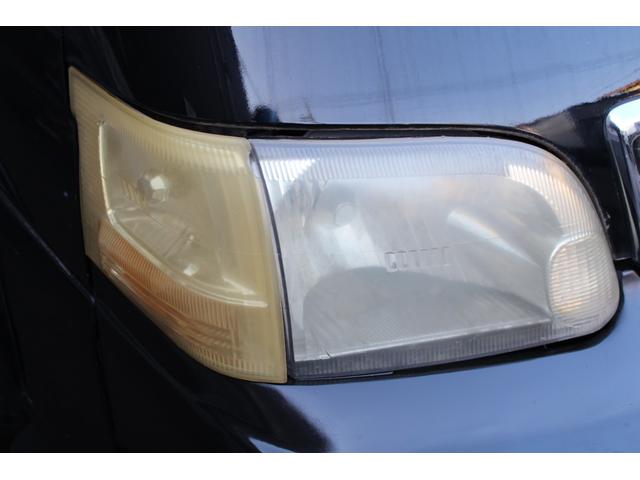 ハイエースワゴン 　フルエアロ　ワイパーガード　リアウイング　オーバーフェンダー　深リムホイール　ラウンジ仕様　ベットキット　ウッドハンドル　ディーゼルターボ　ナビ　ＥＴＣ　ワイドスライドヒンジ（28枚目）