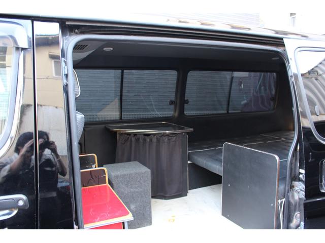ハイエースワゴン 　フルエアロ　ワイパーガード　リアウイング　オーバーフェンダー　深リムホイール　ラウンジ仕様　ベットキット　ウッドハンドル　ディーゼルターボ　ナビ　ＥＴＣ　ワイドスライドヒンジ（40枚目）