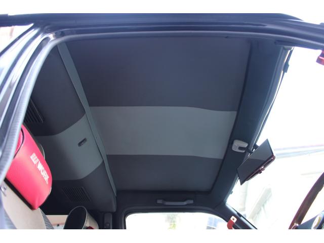 ハイエースワゴン 　フルエアロ　ワイパーガード　リアウイング　オーバーフェンダー　深リムホイール　ラウンジ仕様　ベットキット　ウッドハンドル　ディーゼルターボ　ナビ　ＥＴＣ　ワイドスライドヒンジ（57枚目）