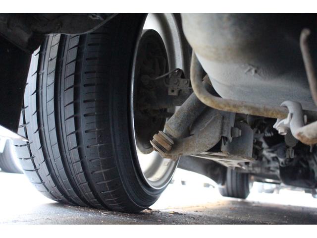 ハイエースワゴン 　フルエアロ　ワイパーガード　リアウイング　オーバーフェンダー　深リムホイール　ラウンジ仕様　ベットキット　ウッドハンドル　ディーゼルターボ　ナビ　ＥＴＣ　ワイドスライドヒンジ（68枚目）