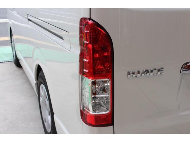 ハイエースバン スーパーGL 50TH アニバーサリーリミテッド フルセグナビ ETC ブルートゥース接続 ETC ハーフレザー ウッドハンドル リアスピーカー 100Vコンセント ドラレコ TRDフロントスポイラー 2.5インチローダウン バックカメラ(23枚目)