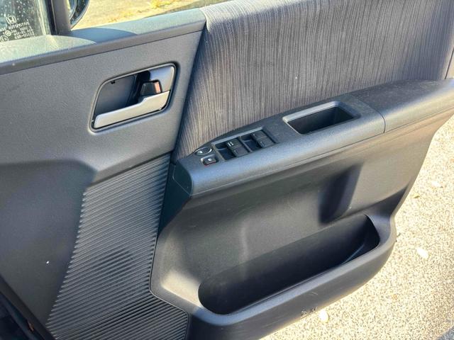 フリードスパイクハイブリッド ジャストセレクション ハイブリッド ETC バックカメラ ナビ TV 両側電動スライドドア オートクルーズコントロール オートライト HID スマートキー 電動格納ミラー CVT 盗難防止システム 衝突安全ボディ(9枚目)