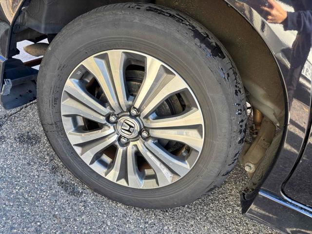 フリードスパイクハイブリッド ジャストセレクション ハイブリッド ETC バックカメラ ナビ TV 両側電動スライドドア オートクルーズコントロール オートライト HID スマートキー 電動格納ミラー CVT 盗難防止システム 衝突安全ボディ(17枚目)