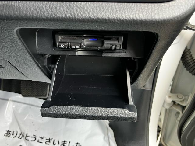 ヴォクシー ZS 煌 ワンオーナー 7人乗り 両側電動スライドドア ETC ナビ 後席モニター バックカメラ フルセグTV Bluetooth CD DVD HDMI LEDヘッドライト AW16インチ オートエアコン(53枚目)