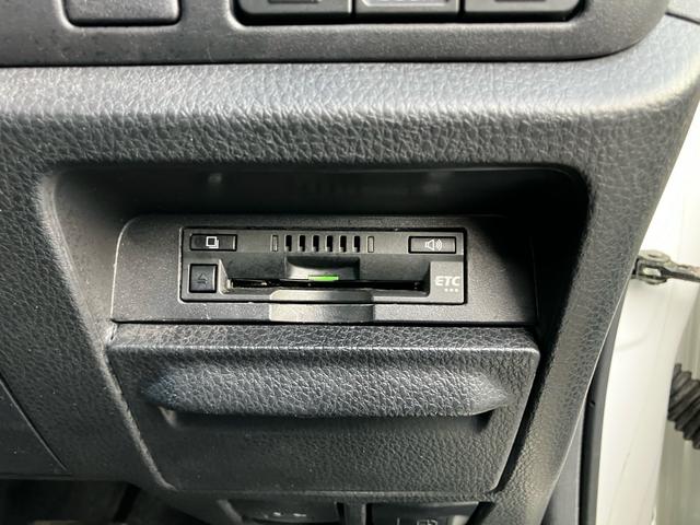 エスクァイア ハイブリッドＧｉ　ブラックテーラード　７人乗り　衝突被害軽減システム　レーンアシスト　両側パワスラ　前後ドラレコ　ＥＴＣ　ナビ　バックカメラ　フルセグＴＶ　Ｂｌｕｅｔｏｏｔｈ　ＣＤ　ＬＥＤヘッドライト　ＡＷ１５インチ　クルコン（7枚目）