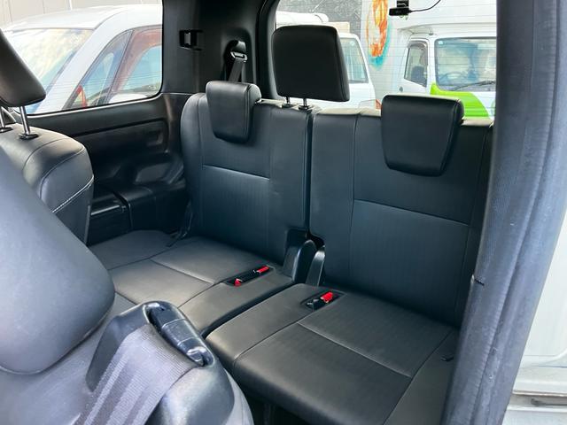 エスクァイア ハイブリッドＧｉ　ブラックテーラード　７人乗り　衝突被害軽減システム　レーンアシスト　両側パワスラ　前後ドラレコ　ＥＴＣ　ナビ　バックカメラ　フルセグＴＶ　Ｂｌｕｅｔｏｏｔｈ　ＣＤ　ＬＥＤヘッドライト　ＡＷ１５インチ　クルコン（26枚目）