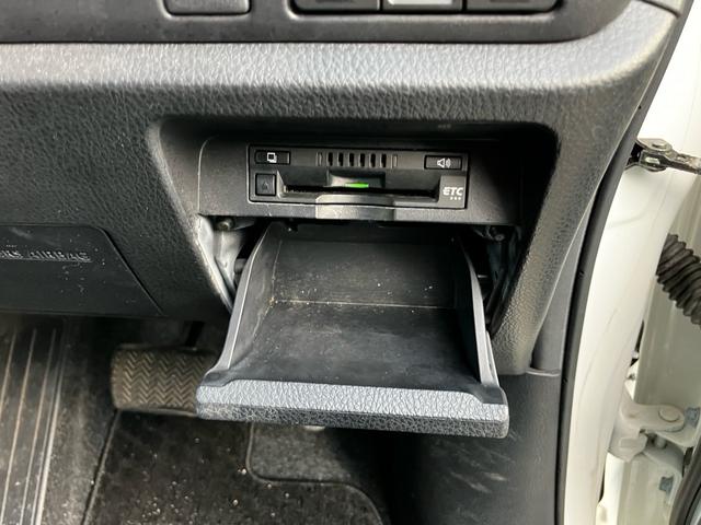 エスクァイア ハイブリッドＧｉ　ブラックテーラード　７人乗り　衝突被害軽減システム　レーンアシスト　両側パワスラ　前後ドラレコ　ＥＴＣ　ナビ　バックカメラ　フルセグＴＶ　Ｂｌｕｅｔｏｏｔｈ　ＣＤ　ＬＥＤヘッドライト　ＡＷ１５インチ　クルコン（50枚目）