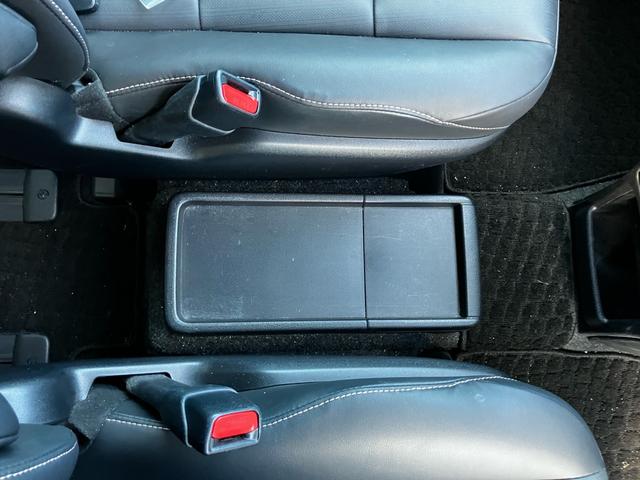 エスクァイア ハイブリッドＧｉ　ブラックテーラード　７人乗り　衝突被害軽減システム　レーンアシスト　両側パワスラ　前後ドラレコ　ＥＴＣ　ナビ　バックカメラ　フルセグＴＶ　Ｂｌｕｅｔｏｏｔｈ　ＣＤ　ＬＥＤヘッドライト　ＡＷ１５インチ　クルコン（52枚目）