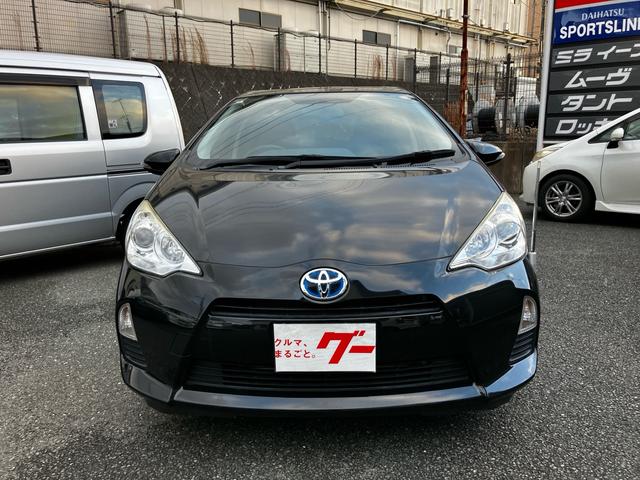 アクア Ｇブラックソフトレザーセレクション　バックカメラ　オートエアコン　スマートキー　オートライト　電動格納ミラー　ＡＢＳ　横滑り防止装置　パワーウィンドウ　パワーステアリング　アイドリングストップ　運転席・助手席エアバック（2枚目）