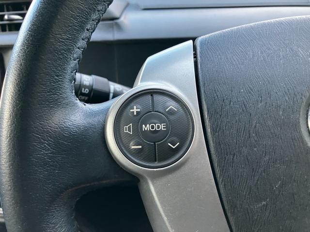 アクア Ｇブラックソフトレザーセレクション　バックカメラ　オートエアコン　スマートキー　オートライト　電動格納ミラー　ＡＢＳ　横滑り防止装置　パワーウィンドウ　パワーステアリング　アイドリングストップ　運転席・助手席エアバック（10枚目）