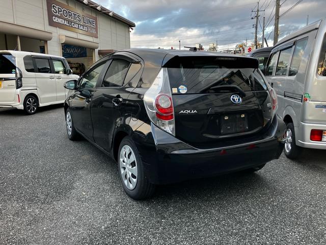 アクア Ｇブラックソフトレザーセレクション　バックカメラ　オートエアコン　スマートキー　オートライト　電動格納ミラー　ＡＢＳ　横滑り防止装置　パワーウィンドウ　パワーステアリング　アイドリングストップ　運転席・助手席エアバック（29枚目）