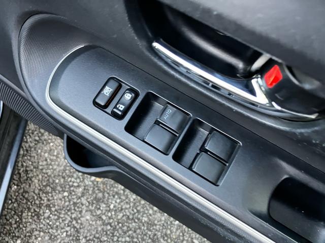 アクア Ｇブラックソフトレザーセレクション　バックカメラ　オートエアコン　スマートキー　オートライト　電動格納ミラー　ＡＢＳ　横滑り防止装置　パワーウィンドウ　パワーステアリング　アイドリングストップ　運転席・助手席エアバック（34枚目）