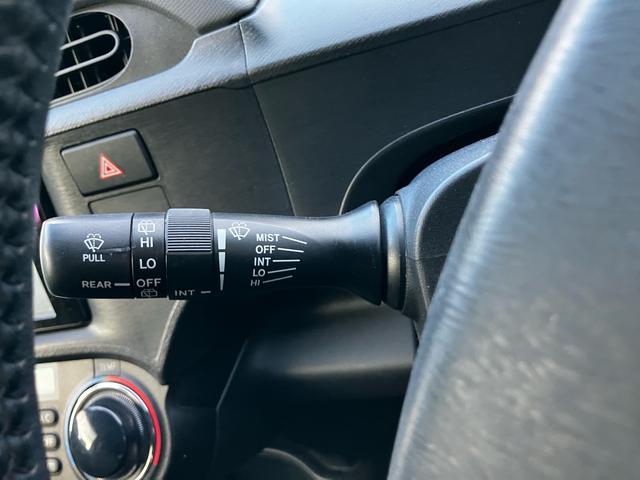 アクア Ｇブラックソフトレザーセレクション　バックカメラ　オートエアコン　スマートキー　オートライト　電動格納ミラー　ＡＢＳ　横滑り防止装置　パワーウィンドウ　パワーステアリング　アイドリングストップ　運転席・助手席エアバック（36枚目）