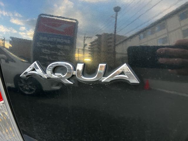 アクア Ｇブラックソフトレザーセレクション　バックカメラ　オートエアコン　スマートキー　オートライト　電動格納ミラー　ＡＢＳ　横滑り防止装置　パワーウィンドウ　パワーステアリング　アイドリングストップ　運転席・助手席エアバック（42枚目）