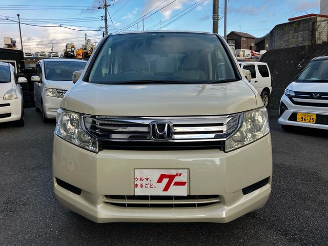 ステップワゴン Ｇ　Ｌパッケージ　８人乗り　両側電動スライドドア　ＥＴＣ　ナビ　後席モニター　バックカメラ　フルセグＴＶ　Ｂｌｕｅｔｏｏｔｈ　ＣＤ　ＤＶＤ　オートエアコン　スマートキー　電動格納ミラー　ＡＷ１５インチ（2枚目）