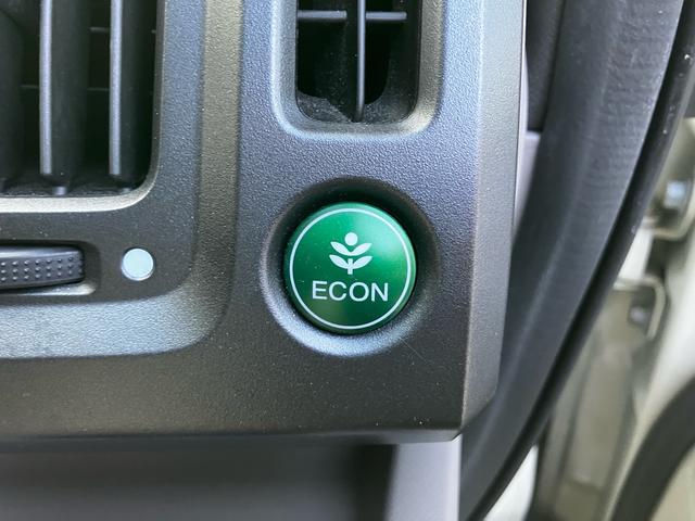 ステップワゴン Ｇ　Ｌパッケージ　８人乗り　両側電動スライドドア　ＥＴＣ　ナビ　後席モニター　バックカメラ　フルセグＴＶ　Ｂｌｕｅｔｏｏｔｈ　ＣＤ　ＤＶＤ　オートエアコン　スマートキー　電動格納ミラー　ＡＷ１５インチ（15枚目）