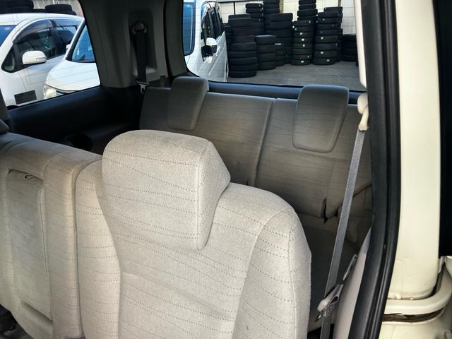 ステップワゴン Ｇ　Ｌパッケージ　８人乗り　両側電動スライドドア　ＥＴＣ　ナビ　後席モニター　バックカメラ　フルセグＴＶ　Ｂｌｕｅｔｏｏｔｈ　ＣＤ　ＤＶＤ　オートエアコン　スマートキー　電動格納ミラー　ＡＷ１５インチ（24枚目）