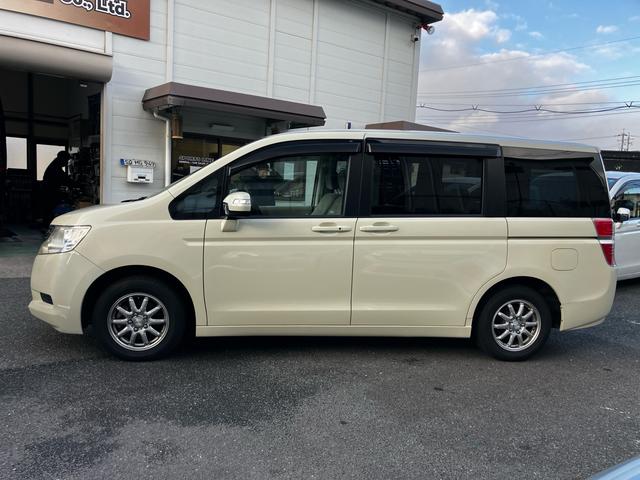 ステップワゴン Ｇ　Ｌパッケージ　８人乗り　両側電動スライドドア　ＥＴＣ　ナビ　後席モニター　バックカメラ　フルセグＴＶ　Ｂｌｕｅｔｏｏｔｈ　ＣＤ　ＤＶＤ　オートエアコン　スマートキー　電動格納ミラー　ＡＷ１５インチ（36枚目）