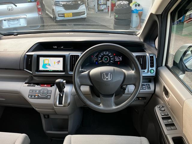 ステップワゴン Ｇ　Ｌパッケージ　８人乗り　両側電動スライドドア　ＥＴＣ　ナビ　後席モニター　バックカメラ　フルセグＴＶ　Ｂｌｕｅｔｏｏｔｈ　ＣＤ　ＤＶＤ　オートエアコン　スマートキー　電動格納ミラー　ＡＷ１５インチ（41枚目）