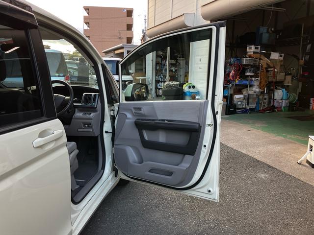 ステップワゴン Ｇ　Ｌパッケージ　８人乗り　両側電動スライドドア　ＥＴＣ　ナビ　後席モニター　バックカメラ　フルセグＴＶ　Ｂｌｕｅｔｏｏｔｈ　ＣＤ　ＤＶＤ　オートエアコン　スマートキー　電動格納ミラー　ＡＷ１５インチ（44枚目）