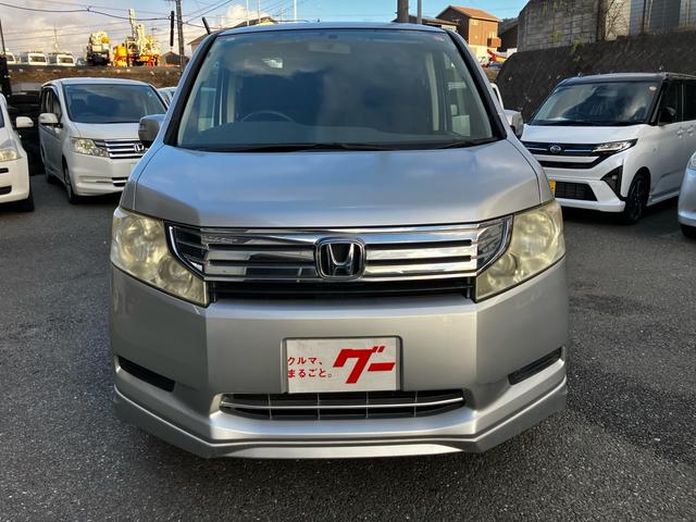 ステップワゴン Ｇ　ＨＩＤエディション　８人乗り　両側電動スライドドア　ＥＴＣ　ナビ　後席モニター　フルセグＴＶ　Ｂｌｕｅｔｏｏｔｈ　ＣＤ　ＤＶＤ　ＨＩＤヘッドライト　スマートキー　オートエアコン　電動格納ミラー　３列シート（2枚目）