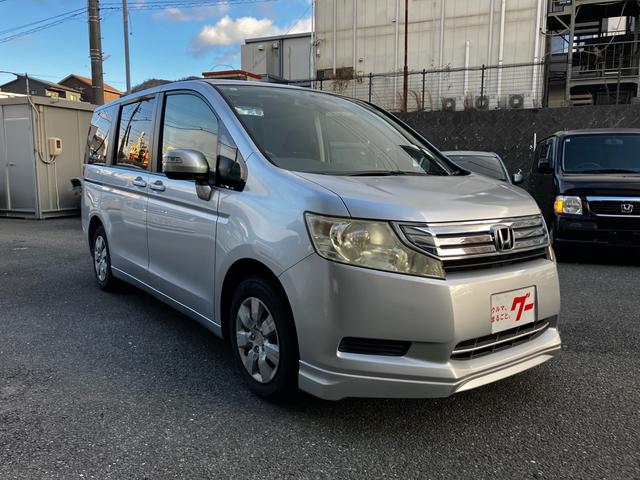 ステップワゴン Ｇ　ＨＩＤエディション　８人乗り　両側電動スライドドア　ＥＴＣ　ナビ　後席モニター　フルセグＴＶ　Ｂｌｕｅｔｏｏｔｈ　ＣＤ　ＤＶＤ　ＨＩＤヘッドライト　スマートキー　オートエアコン　電動格納ミラー　３列シート（3枚目）