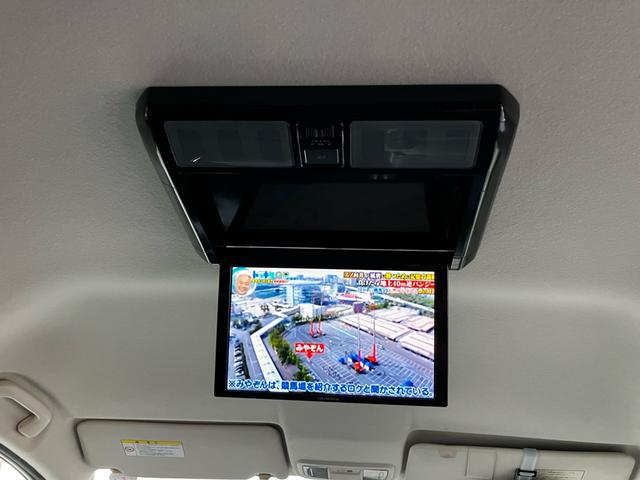 ステップワゴン Ｇ　ＨＩＤエディション　８人乗り　両側電動スライドドア　ＥＴＣ　ナビ　後席モニター　フルセグＴＶ　Ｂｌｕｅｔｏｏｔｈ　ＣＤ　ＤＶＤ　ＨＩＤヘッドライト　スマートキー　オートエアコン　電動格納ミラー　３列シート（6枚目）